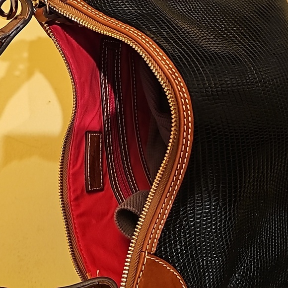 Dooney and Bourke black embossed lizard hobo purse..free shipping - Picture 6 of 9